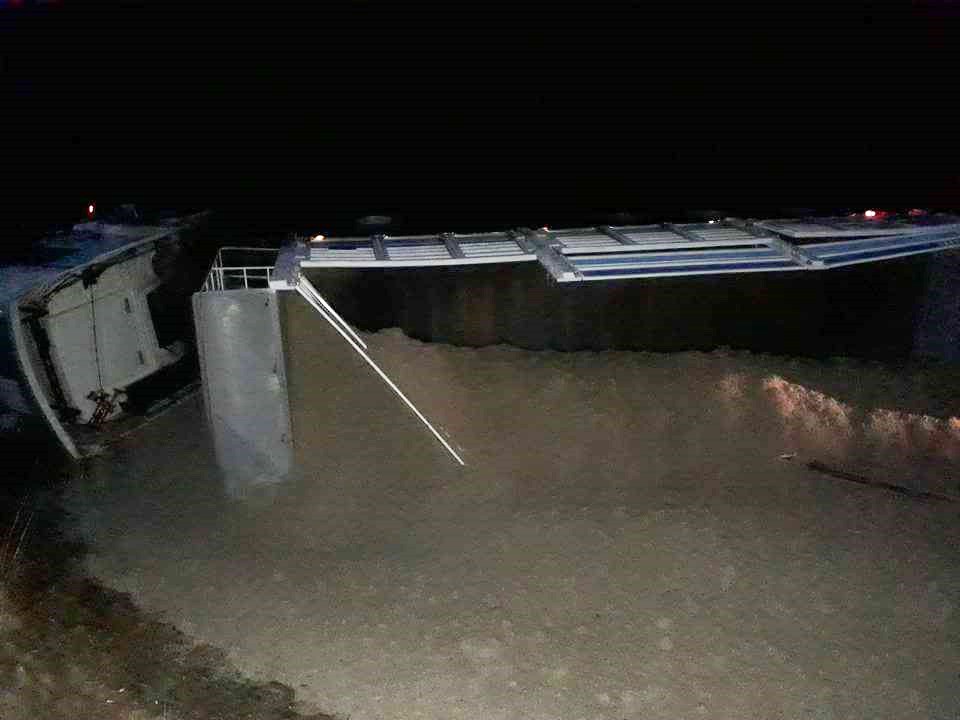 Bursada Kamyon Devrildi