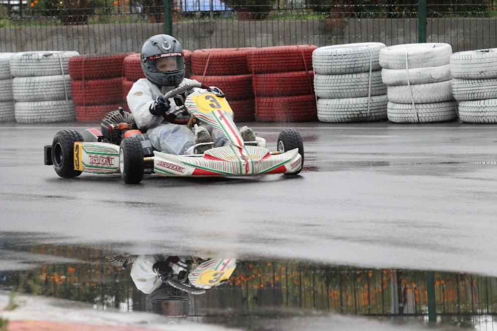 Bursada Minik Otomobiller Yağmurda Kıran Kırana Yarıştı