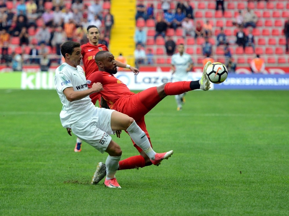 Bursasporda Golcüler Sınıfta Kaldı