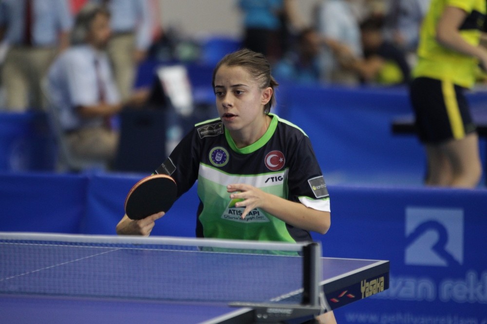 Büyükşehir Masa Tenisinde Seriye Bağladı