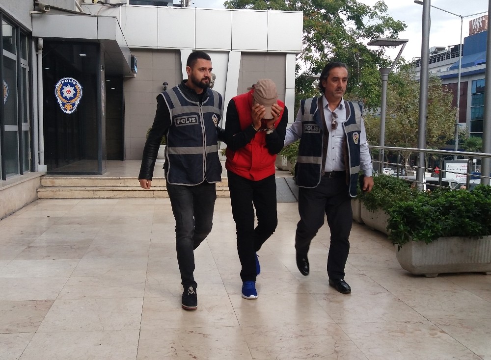 Dolandırıcılık Şüphelisi Kardeşine Ait Sahte Kimlikle Yakalandı