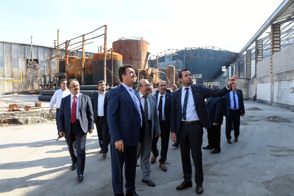 Dündar Yanan Fabrikayı Ziyaret Etti