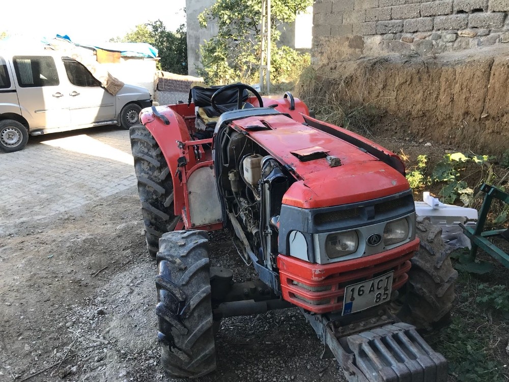 İlaçlama Yaparken Traktörün Altında Kaldı