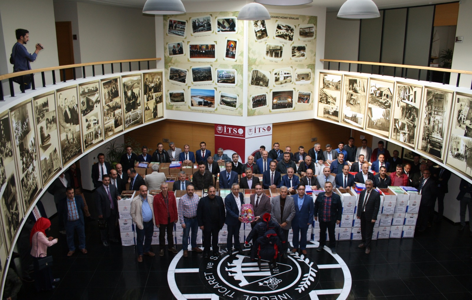 iTSO’DAN 700 öĞRENCi iÇiN  KIRTASiYE VE KIYAFET DESTEĞi