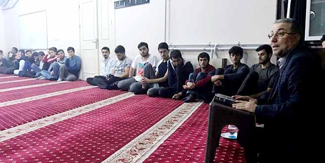 MüFTü GENÇLER iLE BiR ARAYA GELDi