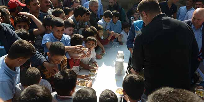 AŞURE İLE AĞIZLAR TATLANMAYA DEVAM EDİYOR