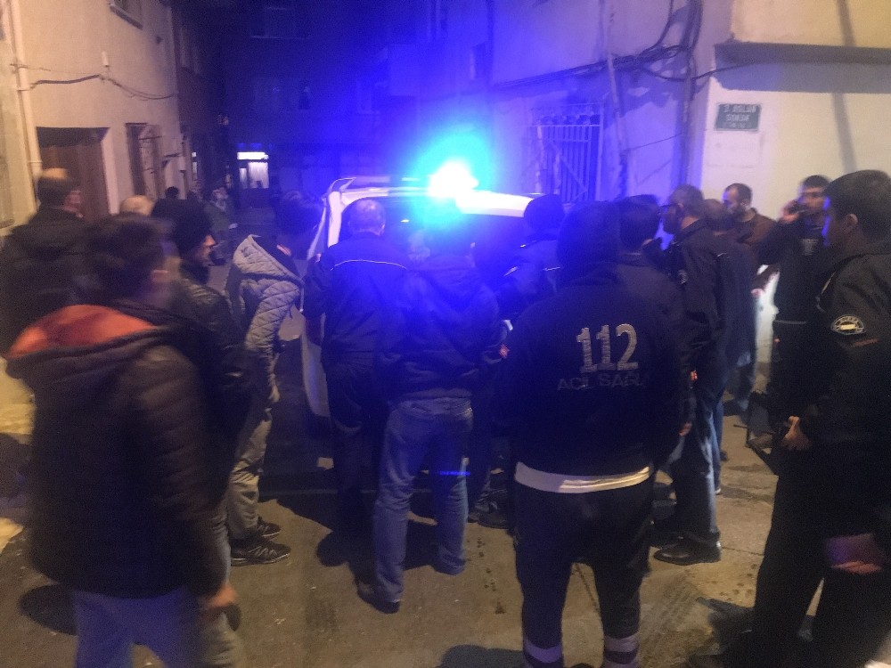 Madde Bağımlısı Genç Babasını Ve Kız Kardeşini Yaraladı