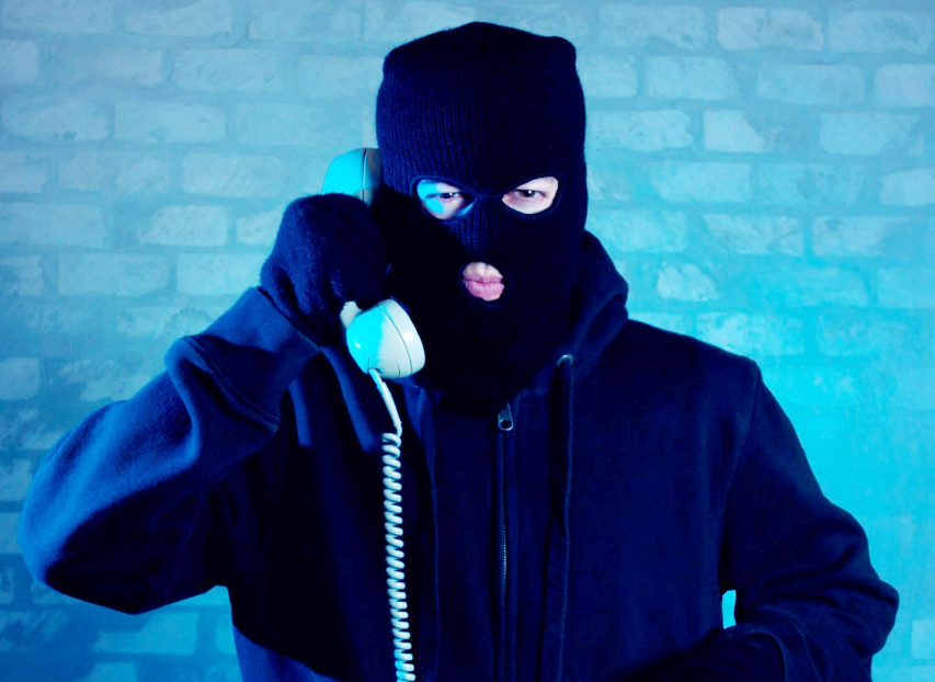 POLiS SON ANDA ENGELLEDi