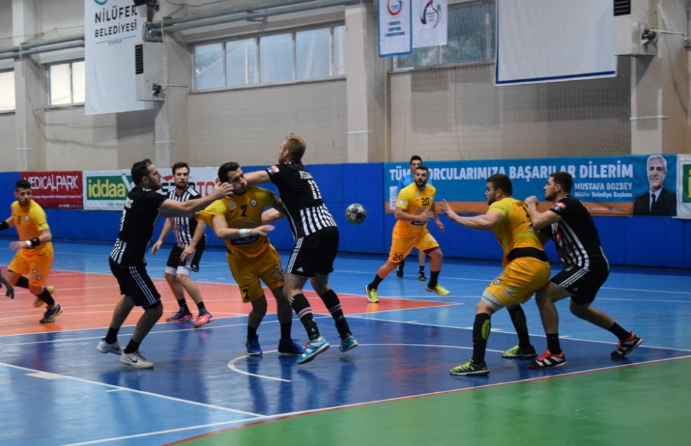 Nilüferli Hentbolcular 9 Yıl Aradan Sonra Beşiktaşı Yendi