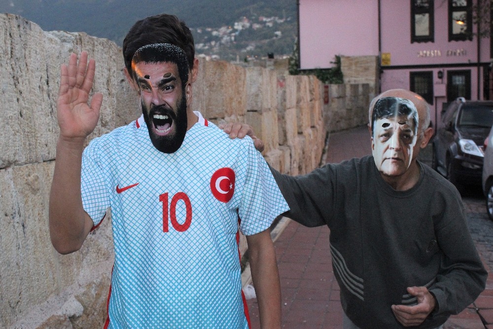 (Özel Haber) Arda Turanı Sopayla Kovaladı