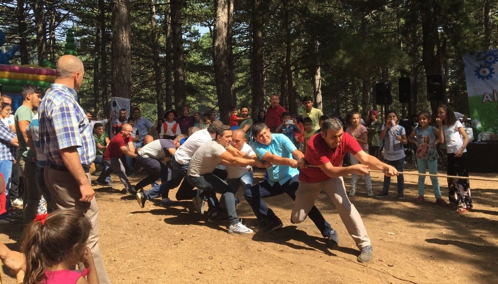 Piknikte Moral Depoladılar