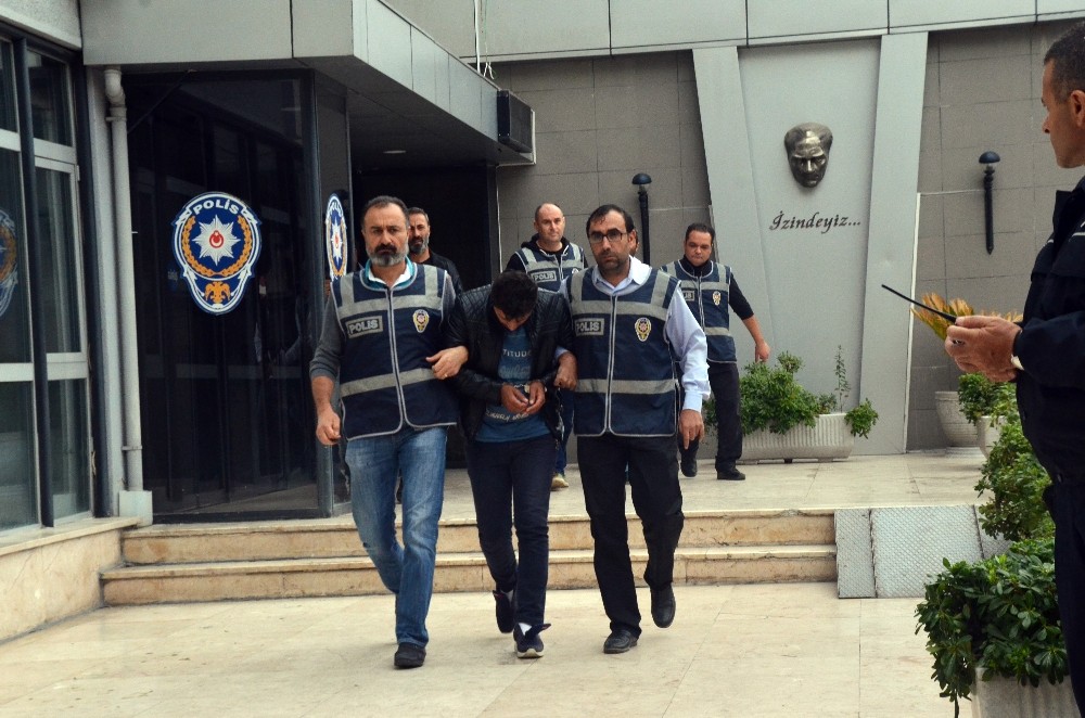 Sahte Polislere 45 Bin Tl Kaptırdı, Gerçek Polislere Parolayı Sordu