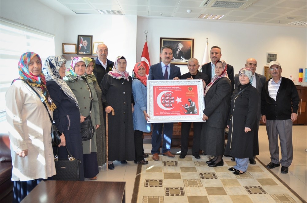 Şehit Ailelerinden Yılmaza Teşekkür Ziyareti