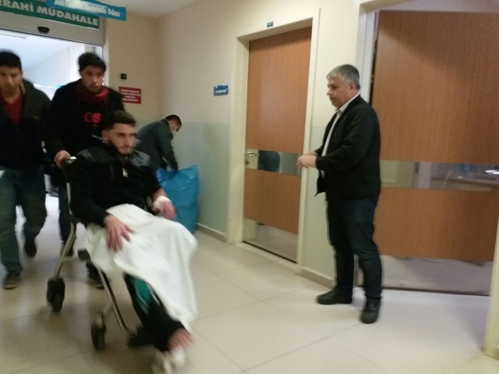 Suriyeli Genci Bıçaklayıp Bisikletini Gasp Ettiler