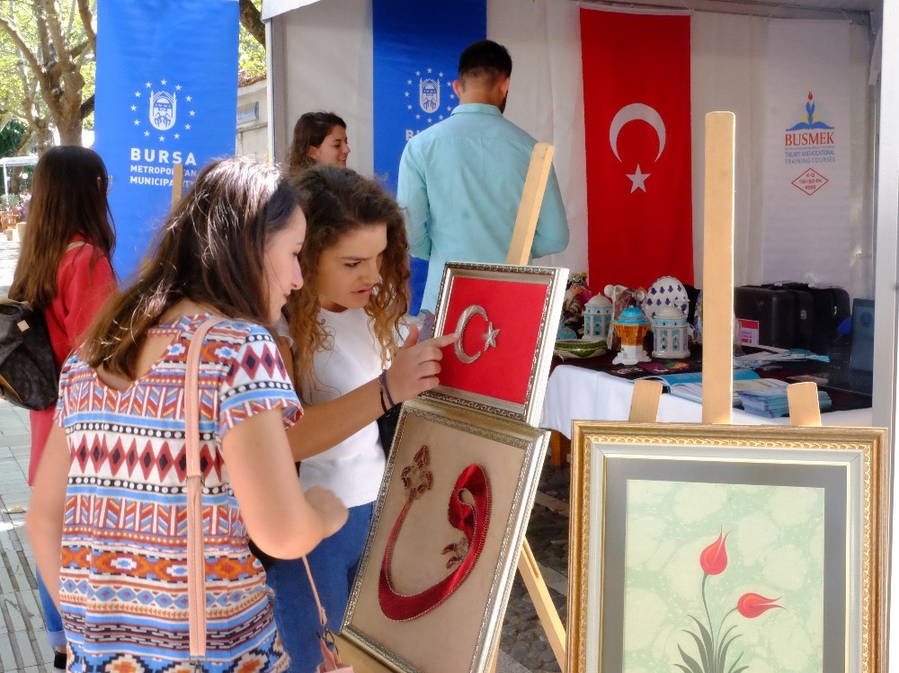 Tiranda Busmek İmzası