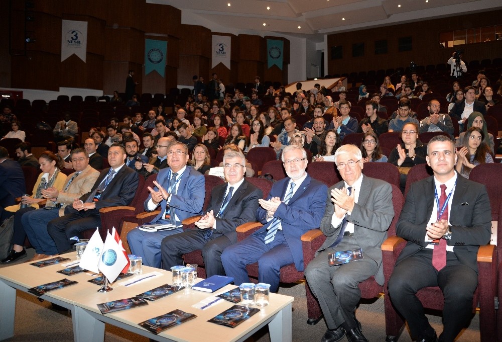 Uluslararası İlişkiler Uludağ Üniversitesinde Masaya Yatırıldı