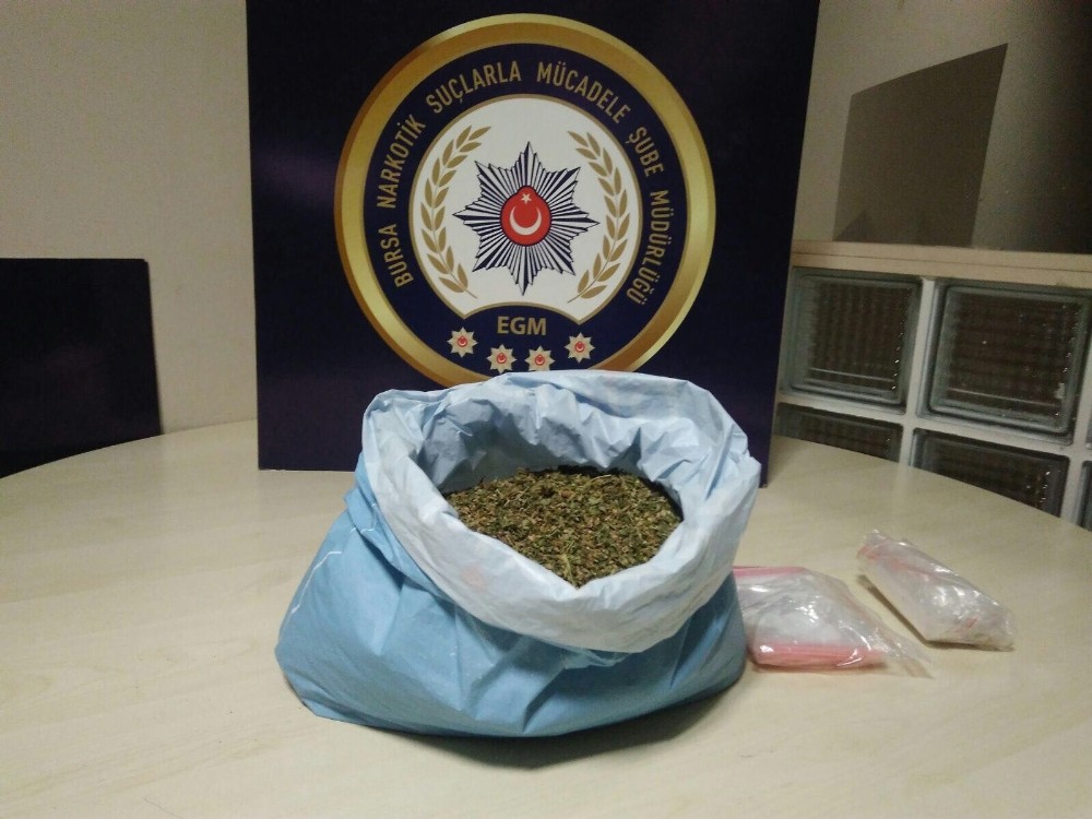 Uyuşturucu Tacirleri İhbar Sonucu Yakalandı