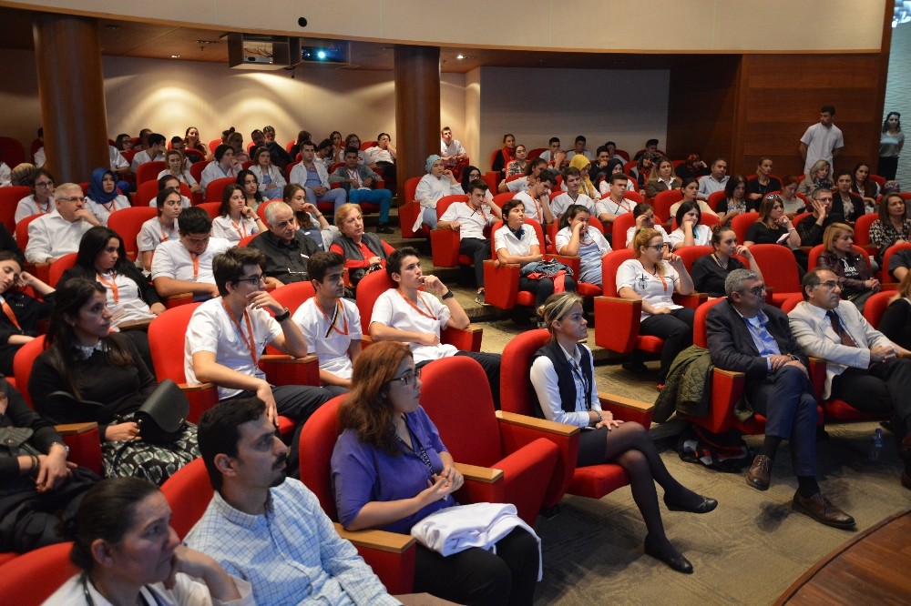 Uzmanlar Meme Kanserinde Erken Teşhise Dikkat Çekti