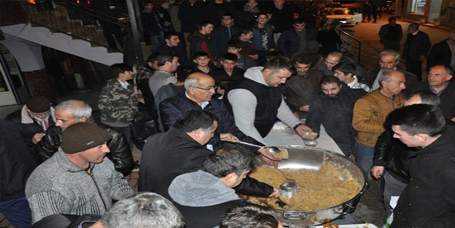 İnegöl Belediyesi’nden kandil helvası