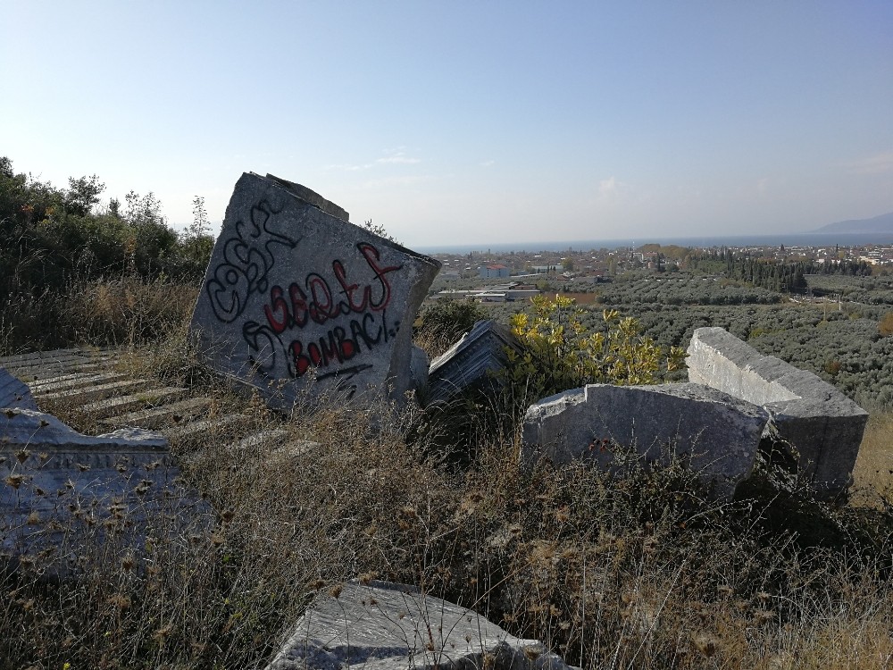 30 Tonluk Kral Mezarı Yine Tahrip Edildi