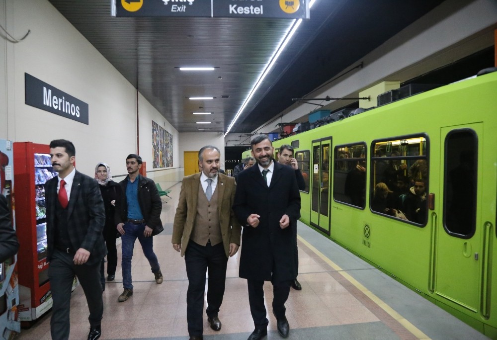 Aktaş Metroda Vatandaşları Dinledi