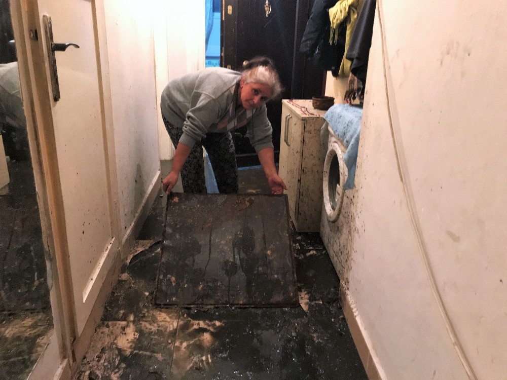 Aldığı Evin İçinden Rögar Kapağı Çıktı