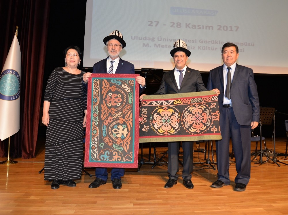 Aytmatov Uludağ Üniversitesinde Anılıyor