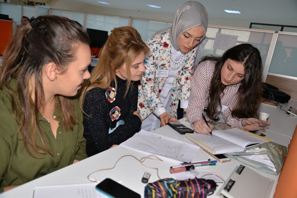 Birinci Sınıf Öğrencilerine Ücretsiz Ders Takviyesi