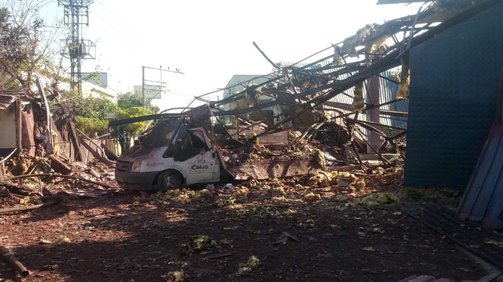 Bursada Fabrikada Patlama Ve Göçük