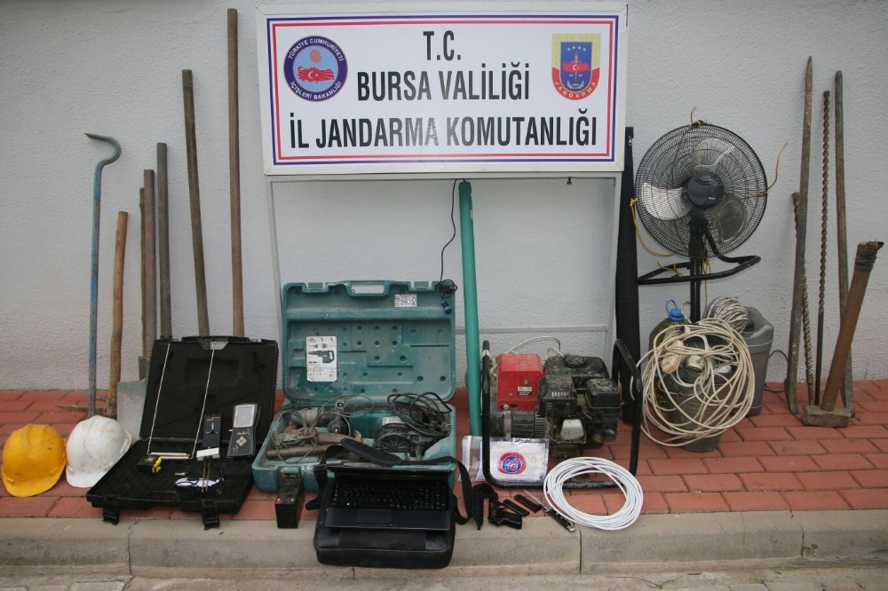 Bursada Kaçak Kazıya 5 Gözaltı