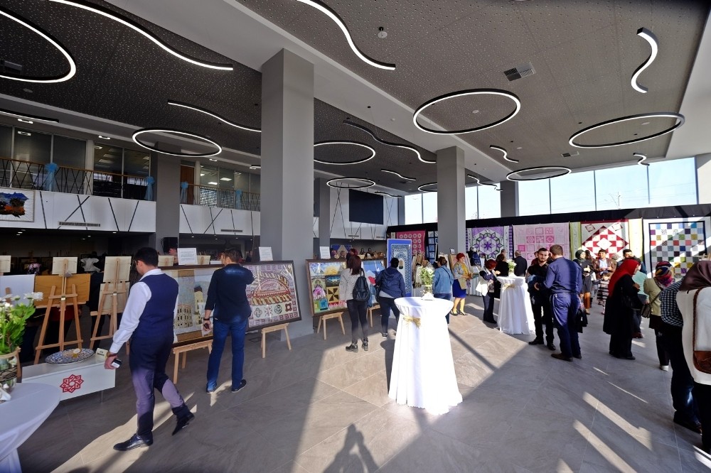 Busmekin Hünerli Ellerine Çifte Ödül