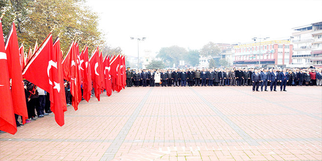 ATATüRK TöRENLER iLE ANILDI