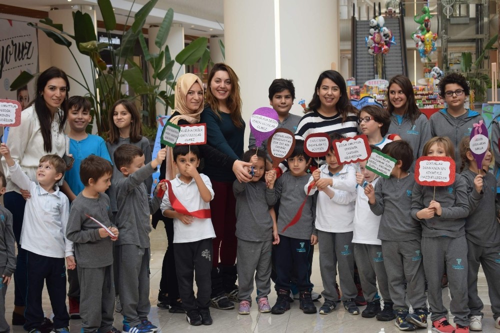 Çocuklar Haklarına Dikkat Çekti
