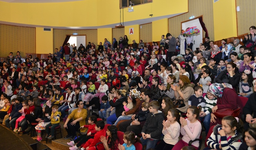 Çocuklara Tiyatro Yıldırımda Açılıyor