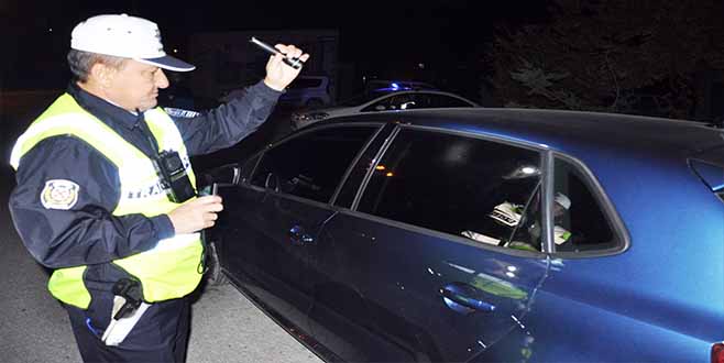 CAM FiLMiNE CEZA YAĞDI