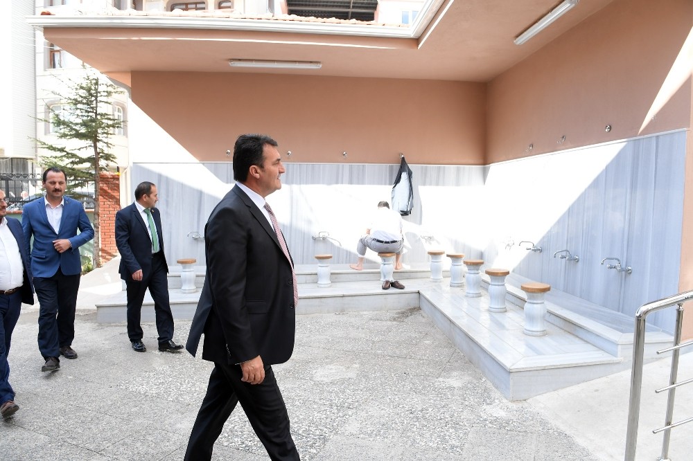 Hacı Zahide Camii Yenilenen Yüzüyle Hizmette