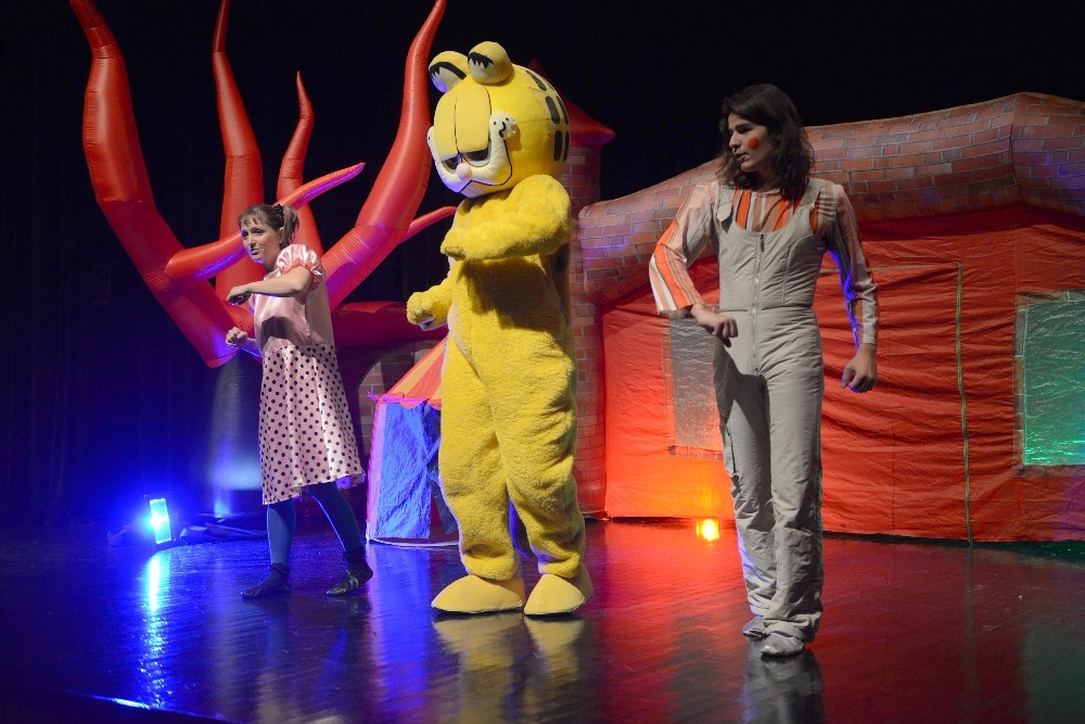 ‘İhtiyar Kedi Çocukları Kahkahaya Boğdu