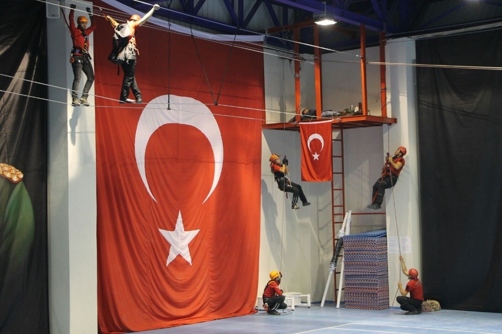 Jandarma Ve Naktan Nefes Kesen Tatbikat