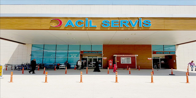 ŞiŞE iLE KAFASINA VURDULAR