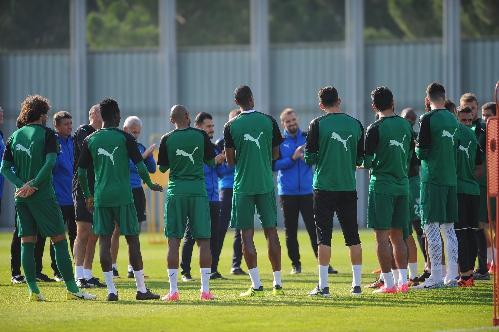 Le Guen, Barış Yardımcıyı Alkışlattı