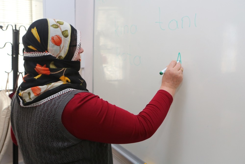 Nilüfer Belediyesinden Kadınlara Okuma Ve Yazma Kursu