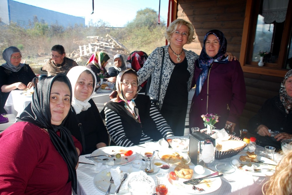Nilüfer Kadın Korosu Kayapalı Kadınlara Konuk Oldu