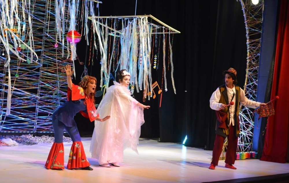 “Nota Çalan Rüzgar” Çocuklar İçin Sahnede