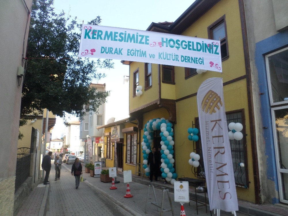Öğrenciler Yararına Sonbahar Kermesine Yoğun İlgi
