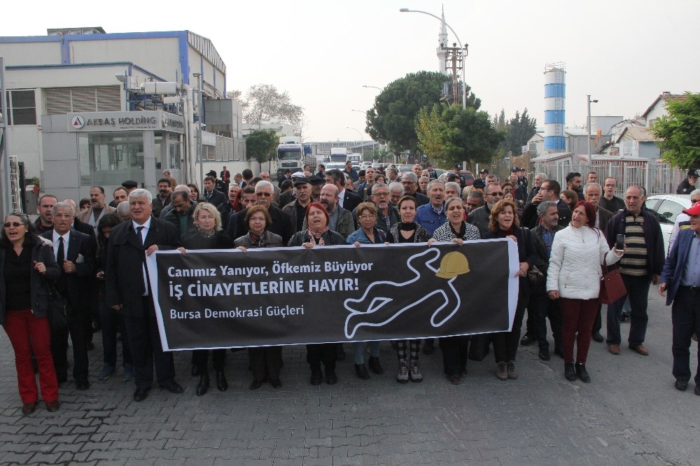 Patlamanın Olduğu Fabrikanın Önünde Protesto