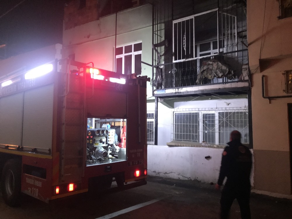 Psikolojik Destek Gören Şahıs Kendi Evini Yakıp Kaçtı