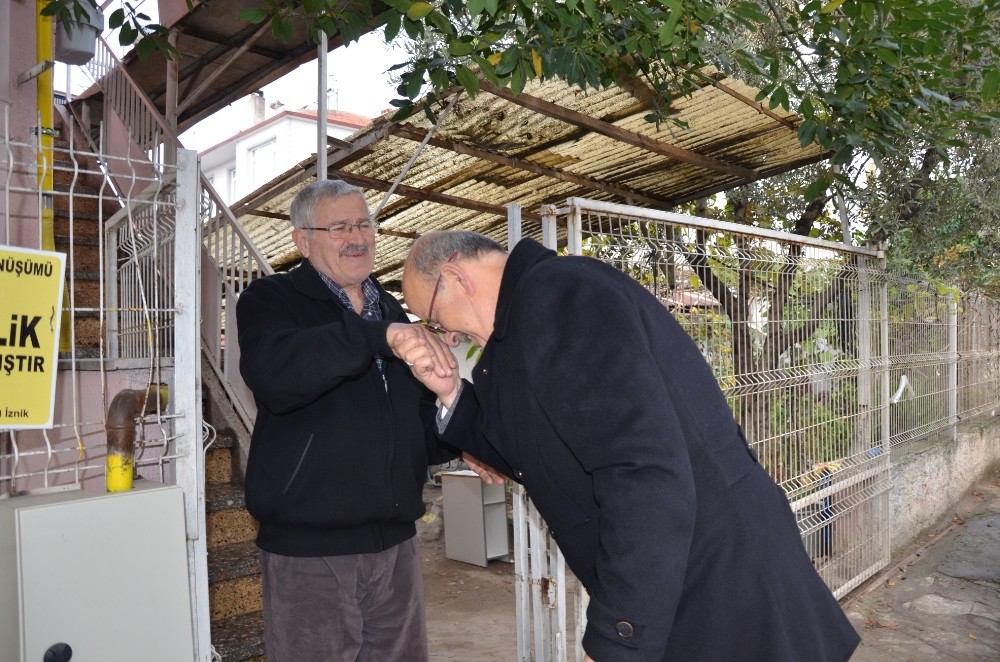 Sargın, 45 Yıl Önceki Öğretmenlerini Evlerinde Ziyaret Etti
