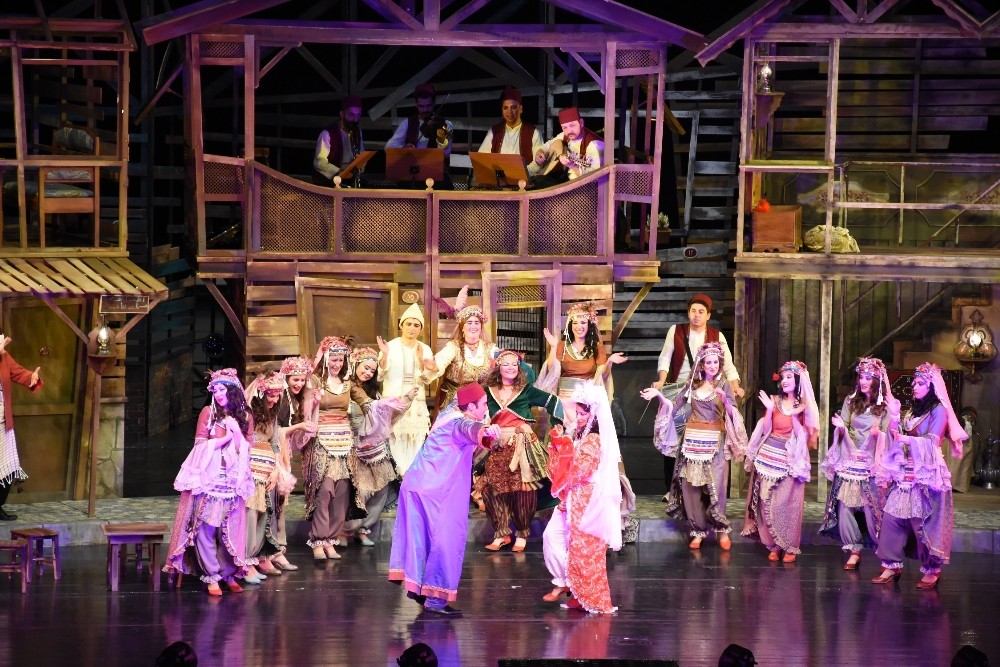 Şehirde Aralık Oyunları