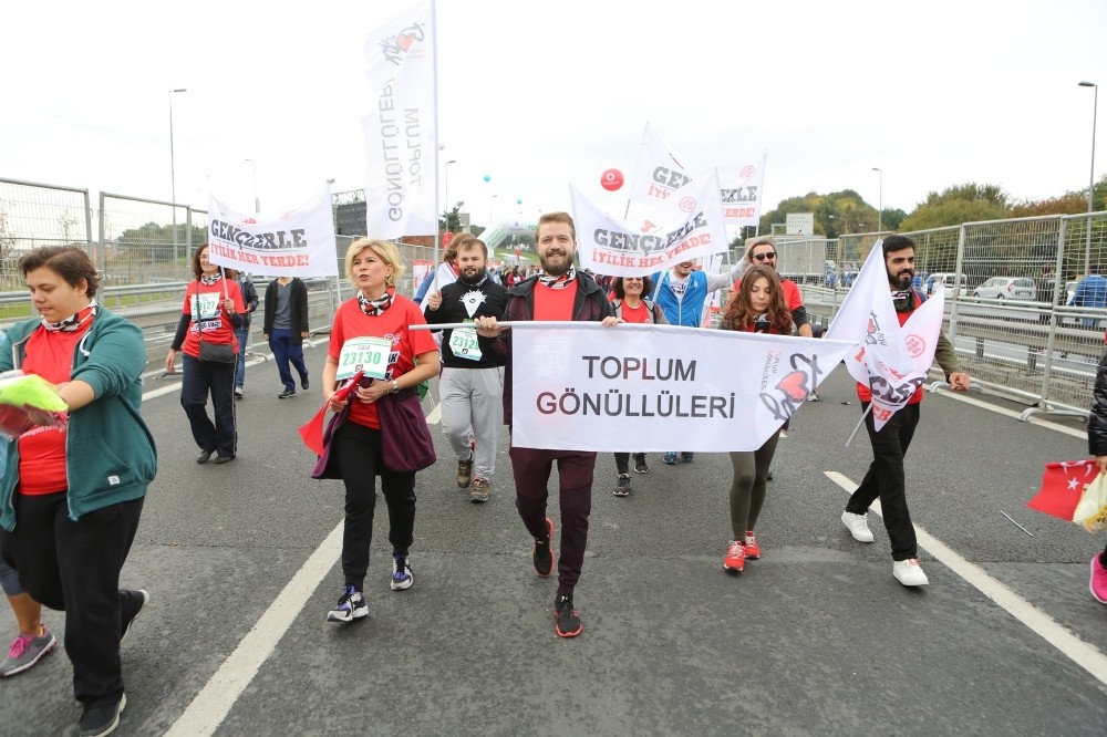 Türkiyenin En Genç Başkan Yardımcısı Gençler İçin Maratonda Koştu