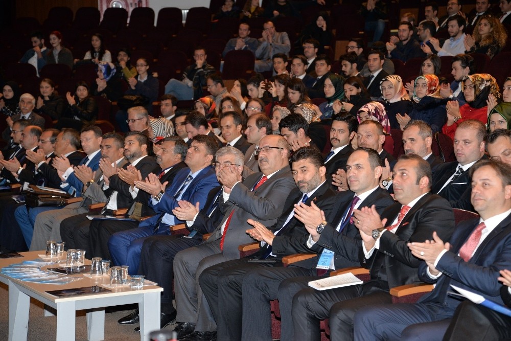 Uüde Uluslararası Sosyal Bilimler Kongresi